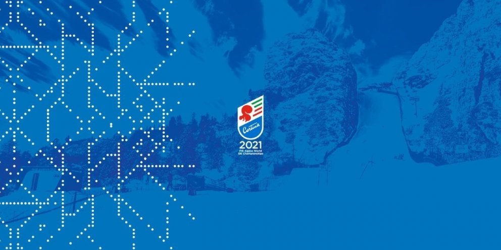 HM í Cortina - Sturla Snær lauk ekki fyrri ferð í sviginu og keppni lokið