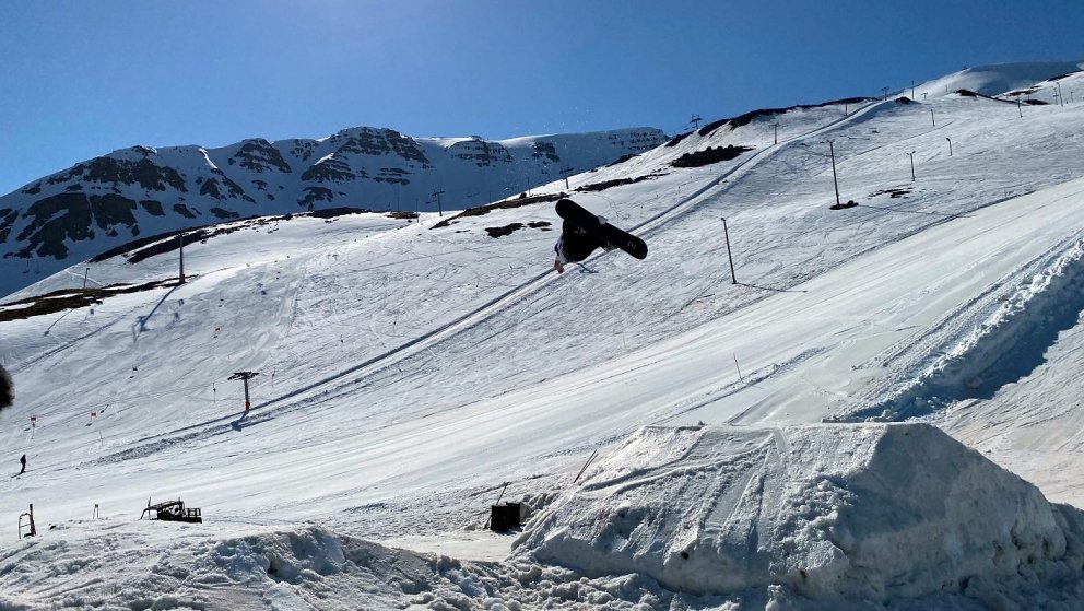 Benedikt Friðbjörnsson stekkur í risastökkskeppninni
