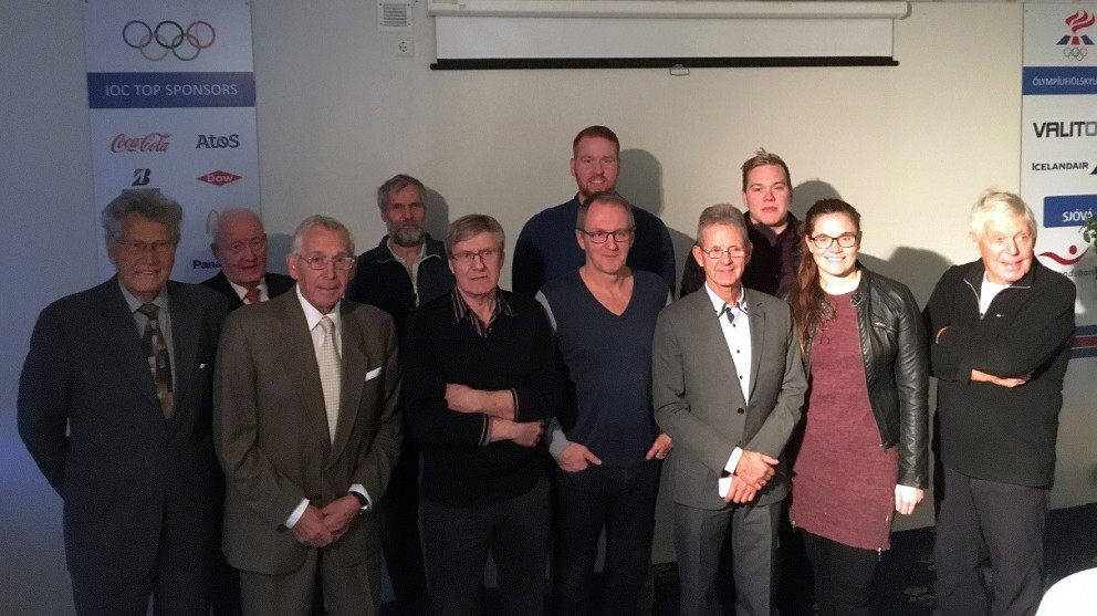 Skíðahópurinn sem mætti á hófið