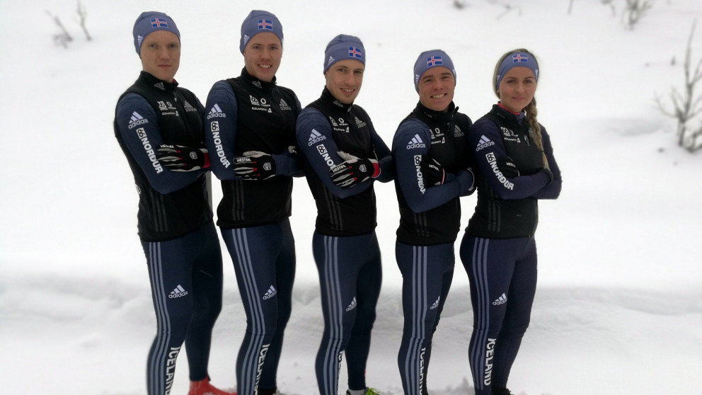 Landsliðið hefur keppni á morgun