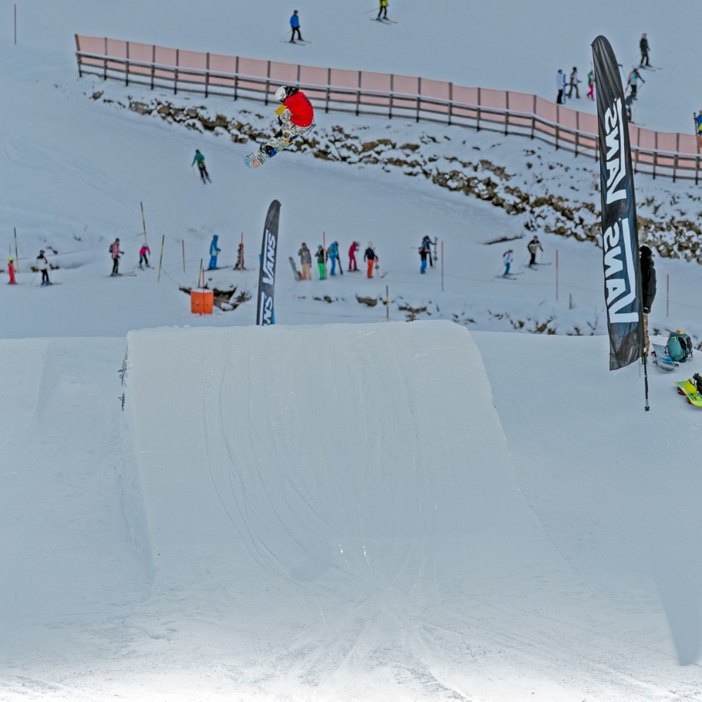 Afrekshópur á snjóbrettum við keppni erlendis