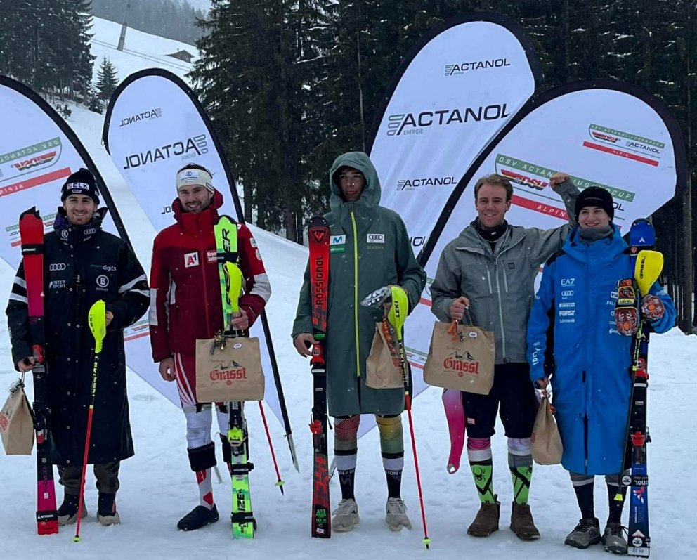 Bjarni í 3. sæti í svigi í Jenner í Þýskalandi og Gauti með flottan árangur í USA