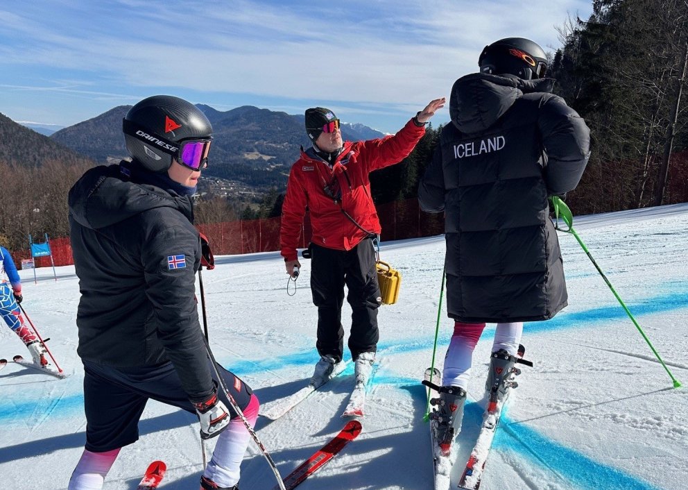 Bjarni Þór, Jón Erik og Pétur Reidar kepptu í stórsvigi á HM unglinga í dag