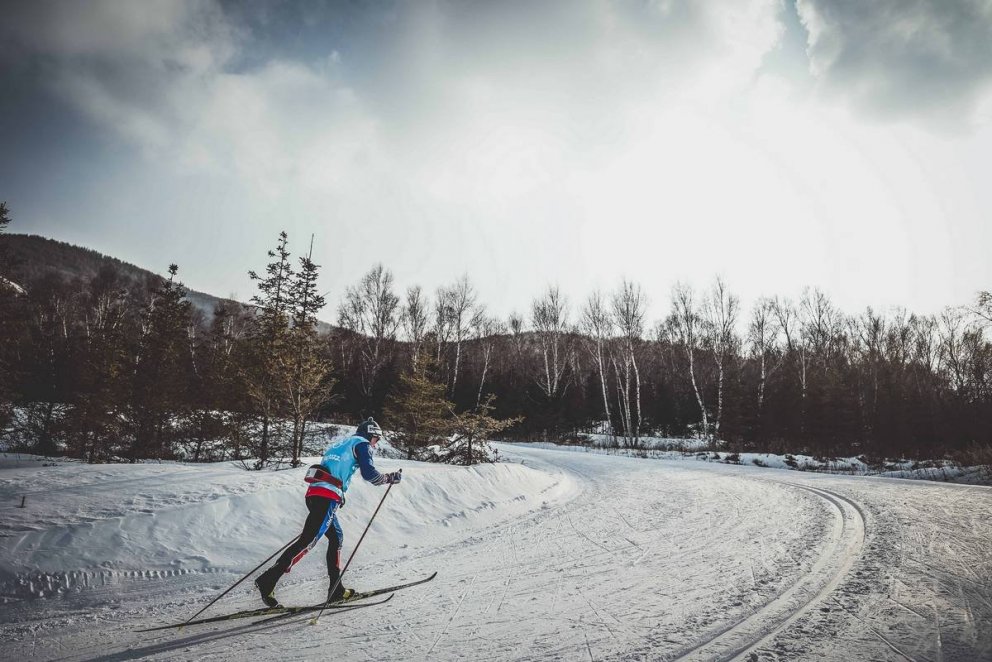 Snorri Einarsson að hita upp í Peking. Mynd: Nordic Focus