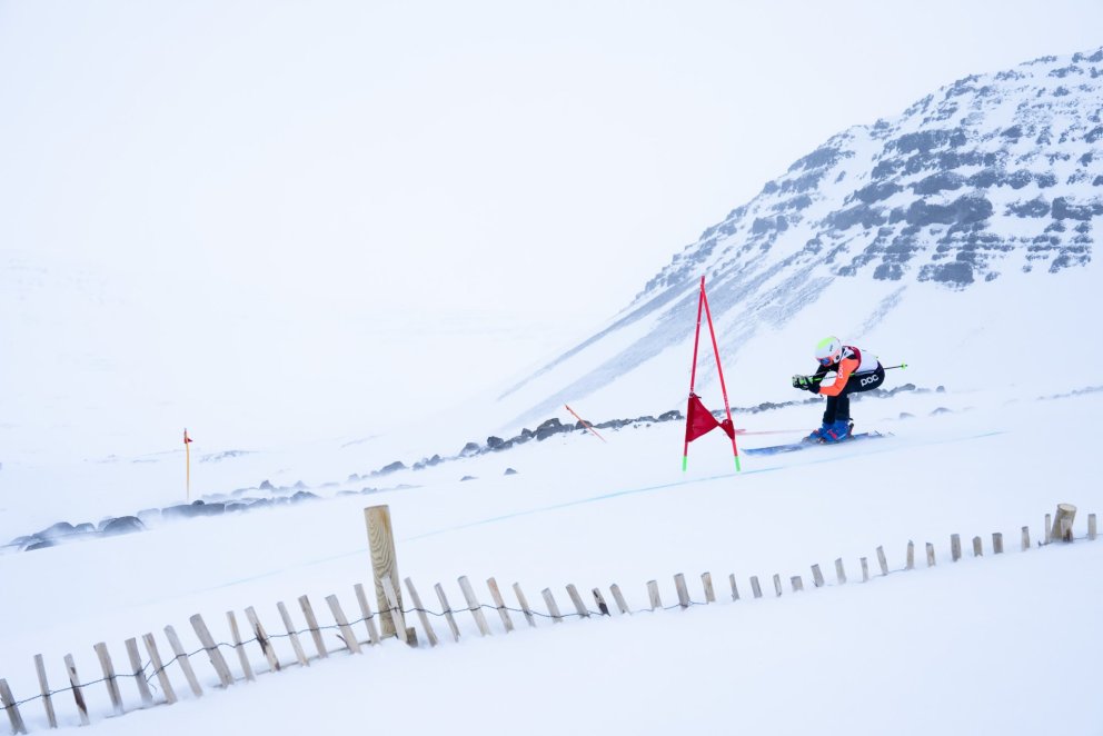 Unglingameistaramót Íslands í Alpagreinum fór fram á Ísafirði um helgina.