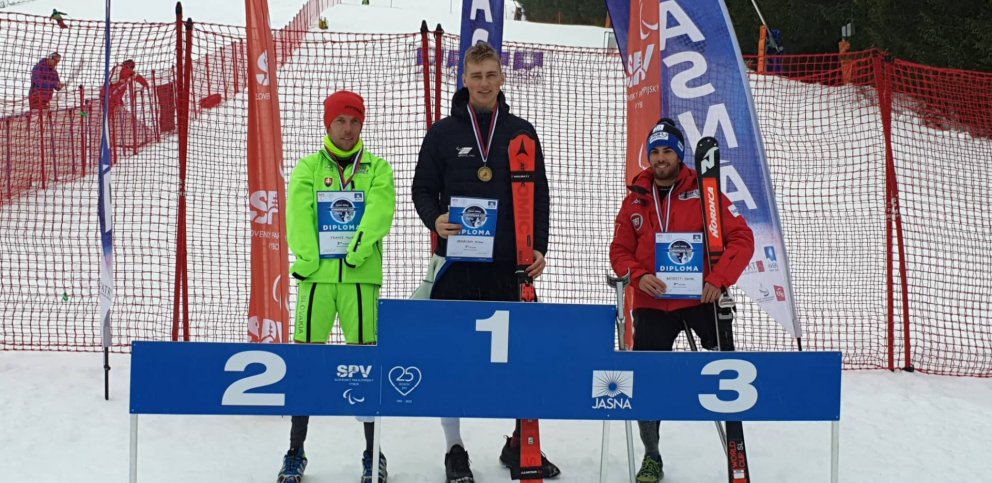 Hilmar Snær efstur á palli með gullverðlaunin (Mynd: Einar Bjarnason)