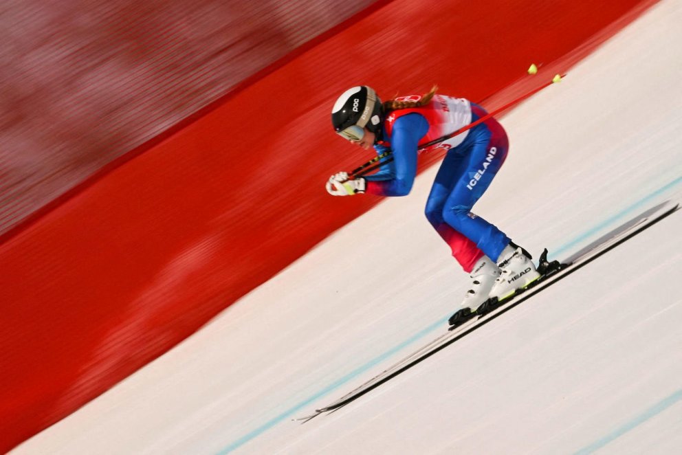 Hólmfríður Dóra Friðgeirsdóttir   A-landsliðskona í alpagreinum tekur þátt í Heimsbikarmóti í bruni