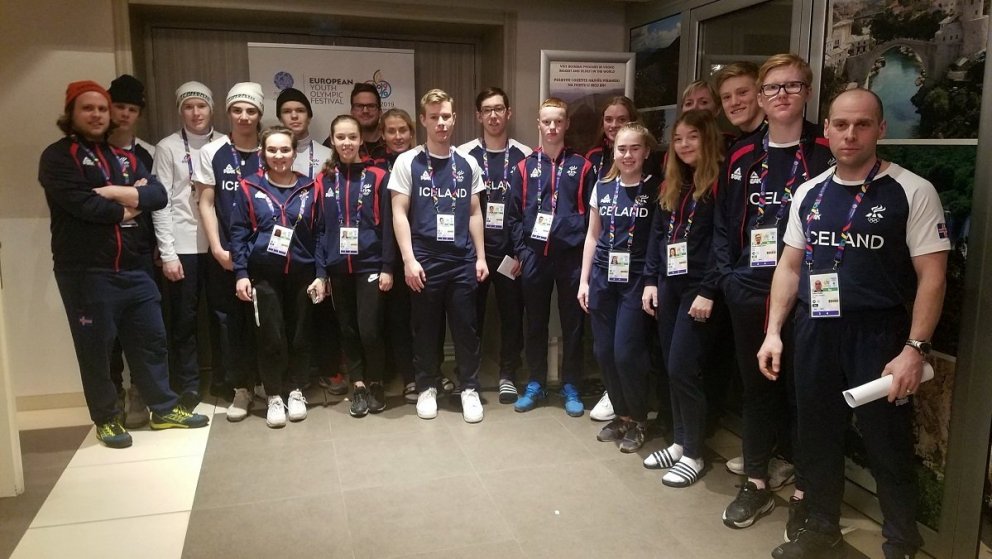 Hópurinn við komu til Sarajevó í gær