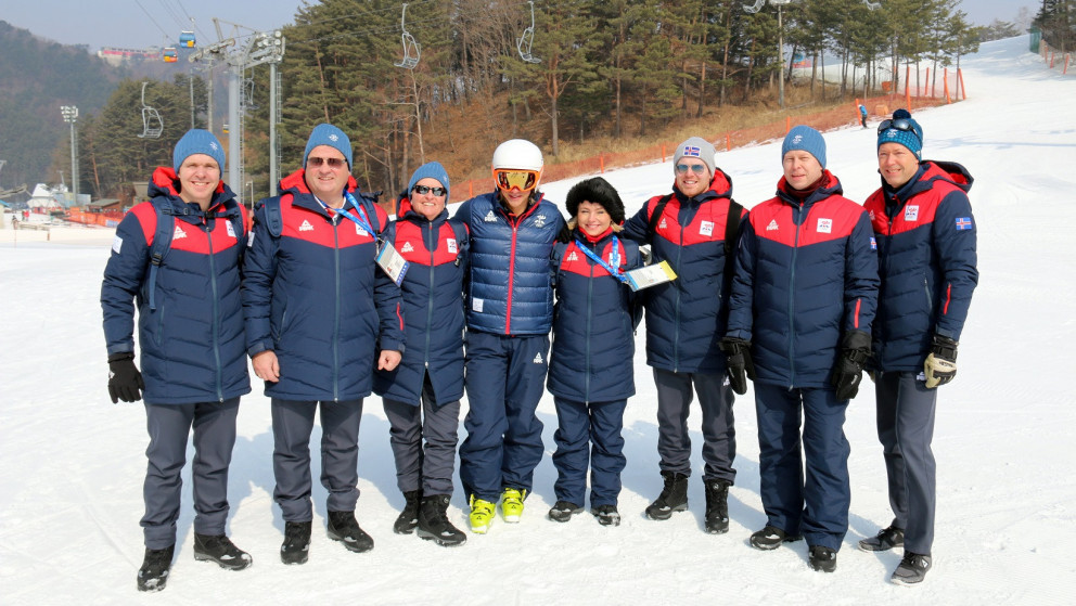 Hópurinn kíkti á Sturlu Snæ við æfingu í dag