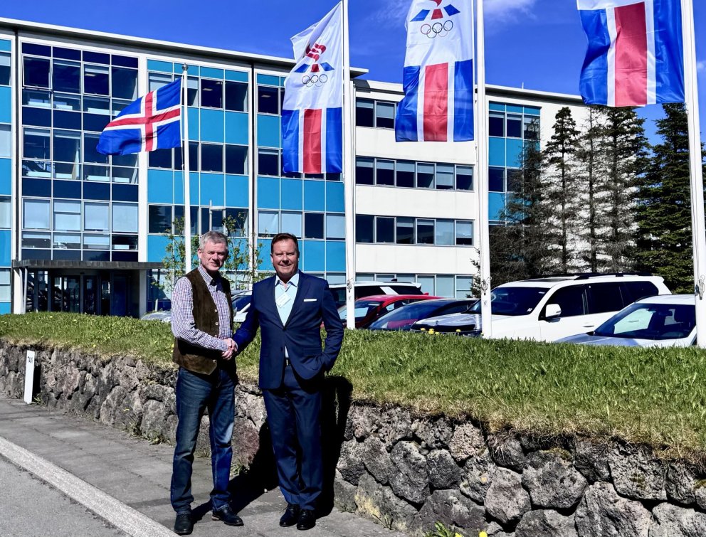 Jónas og Bjarni Th. við upphaf 77. Íþróttaþings í Reykjavík, en þeir sitja þingið fyrir hönd SKÍ.