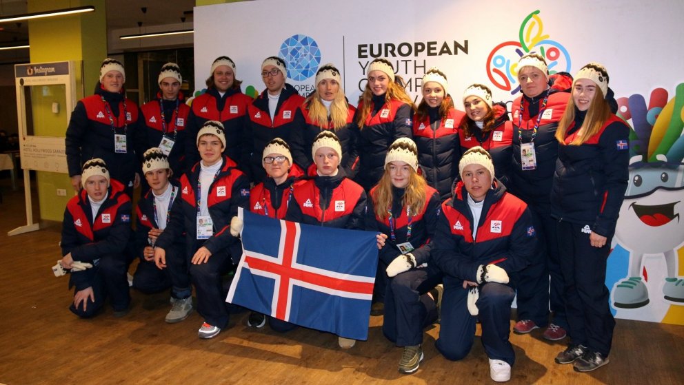 Vetrarólympíuhátíð Evrópuæskunnar sett í gær - Keppni hefst í dag