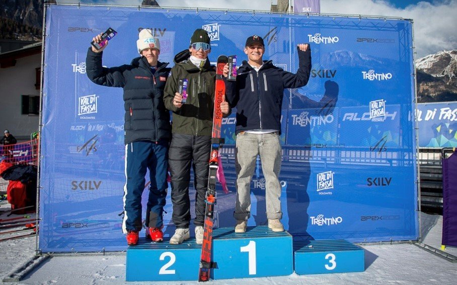 Jón Erik á verðlaunapalli í Pozza di Fassa á Ítalíu