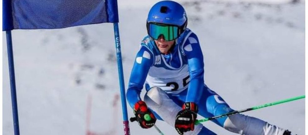 Barnamót erlendis í alpagreinum, skíðagöngu, snjóbrettum og freestyle skíðum