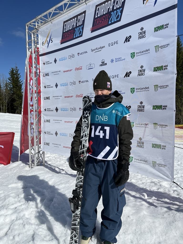 Jónar S. Giljan Grímsson keppir á Evrópumótaröðinni í brekkustíl fyrir hönd Íslands