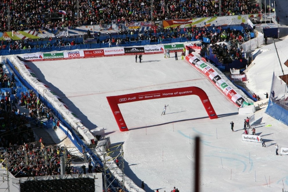 Fyrsta bikarmót vetrarins hefst í dag