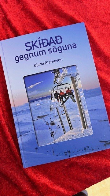 Áhugaverð bók um skíðaíþróttina og uppbyggingu skíðaskála og svæða