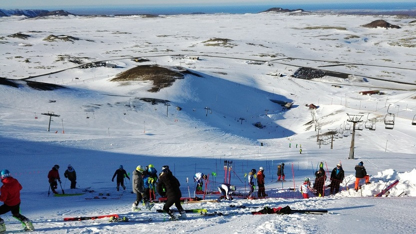 Bikarmót í alpagreinum í Bláfjöllum